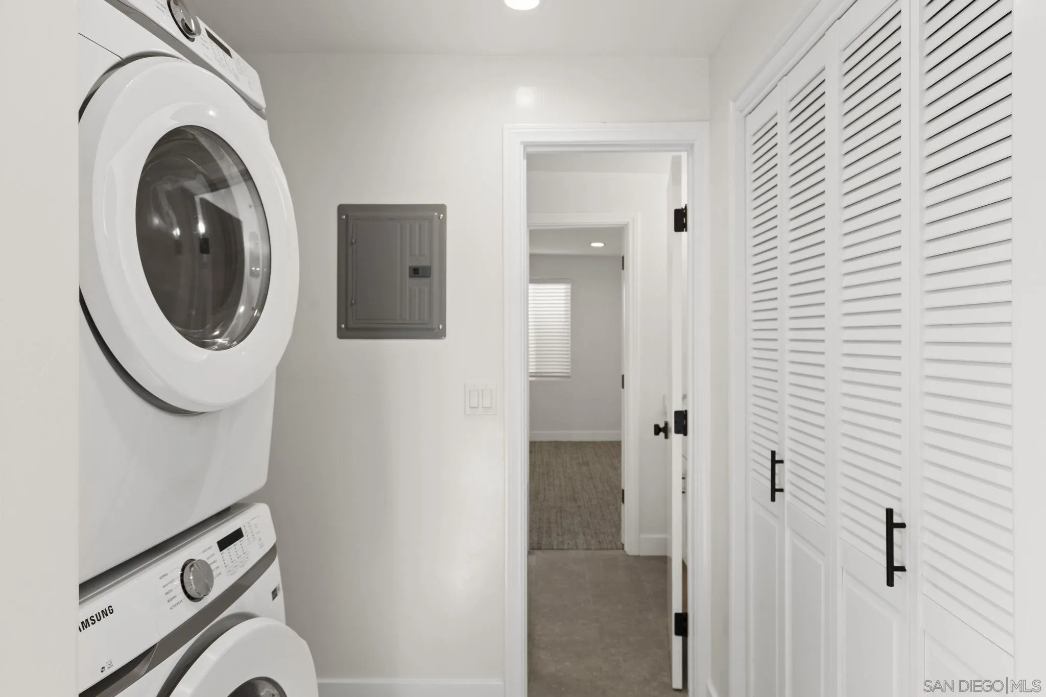 725 Coast Boulevard S