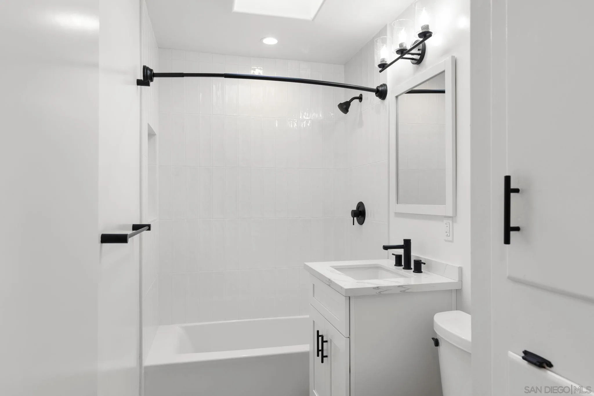 725 Coast Boulevard S