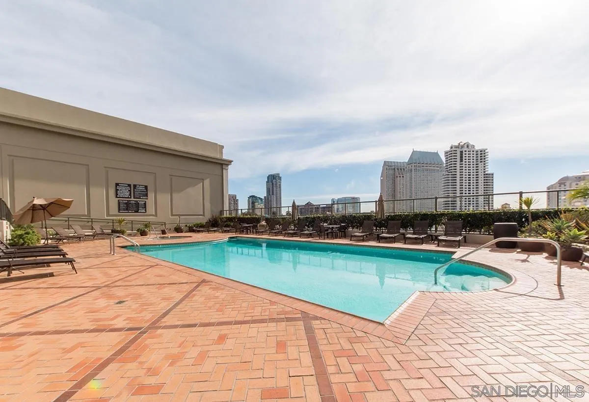 700 W W E St Unit 3504