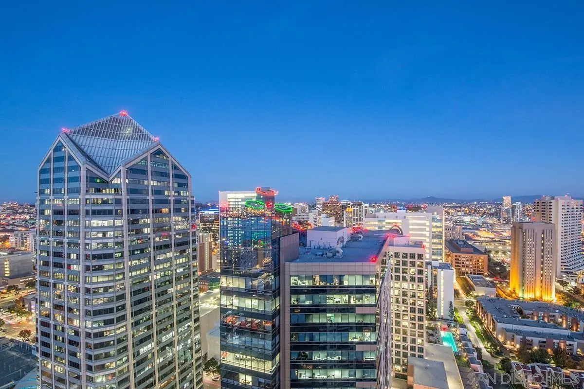 700 W W E St Unit 3504