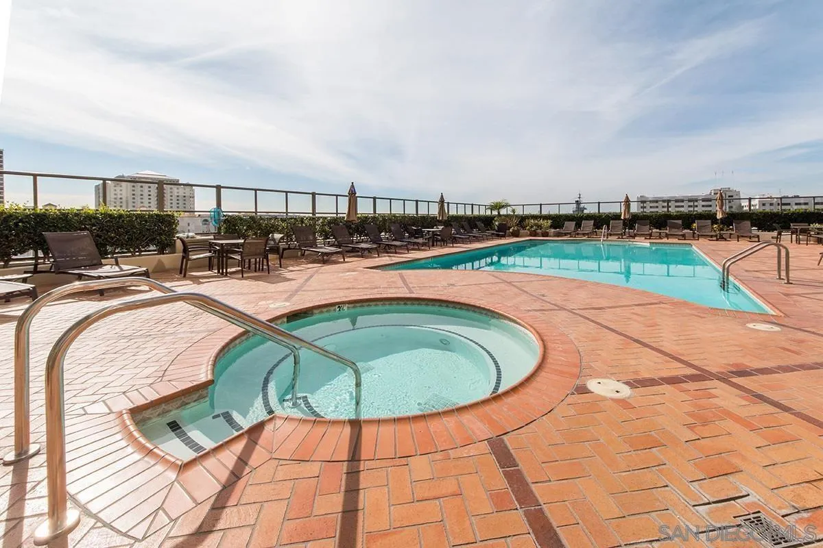 700 W W E St Unit 3504