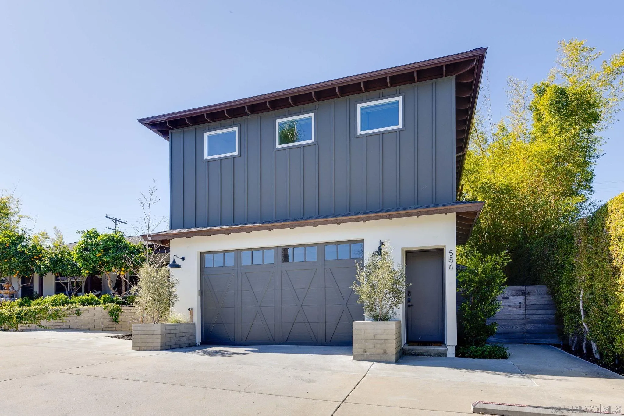 554 & 556 Stratford Dr