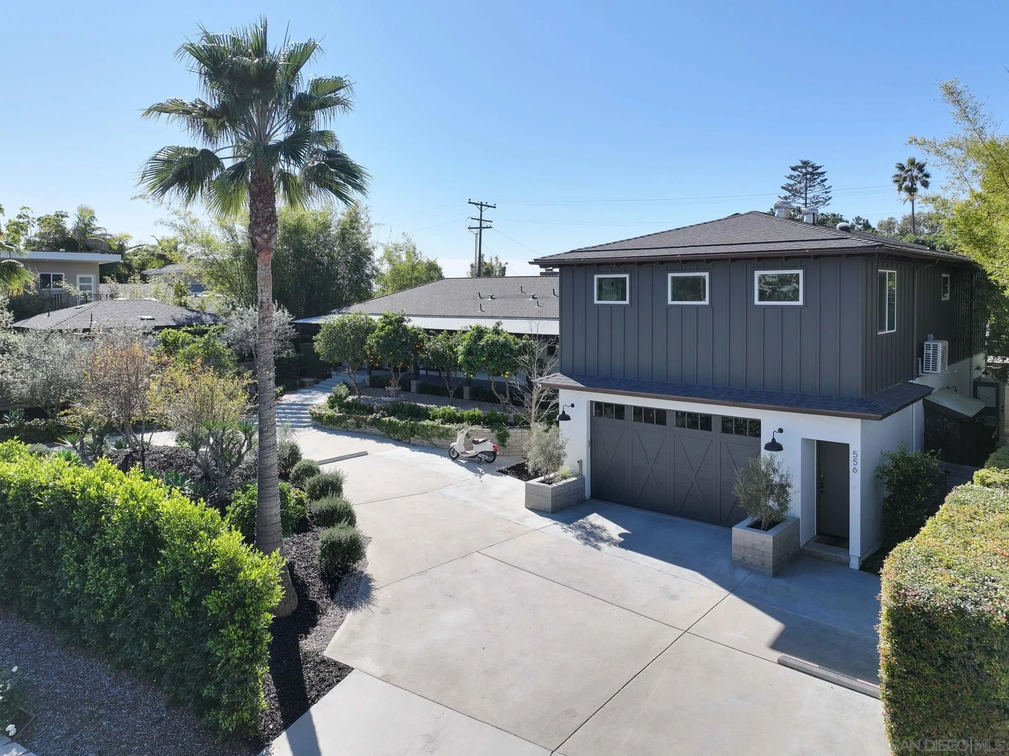 554 & 556 Stratford Dr
