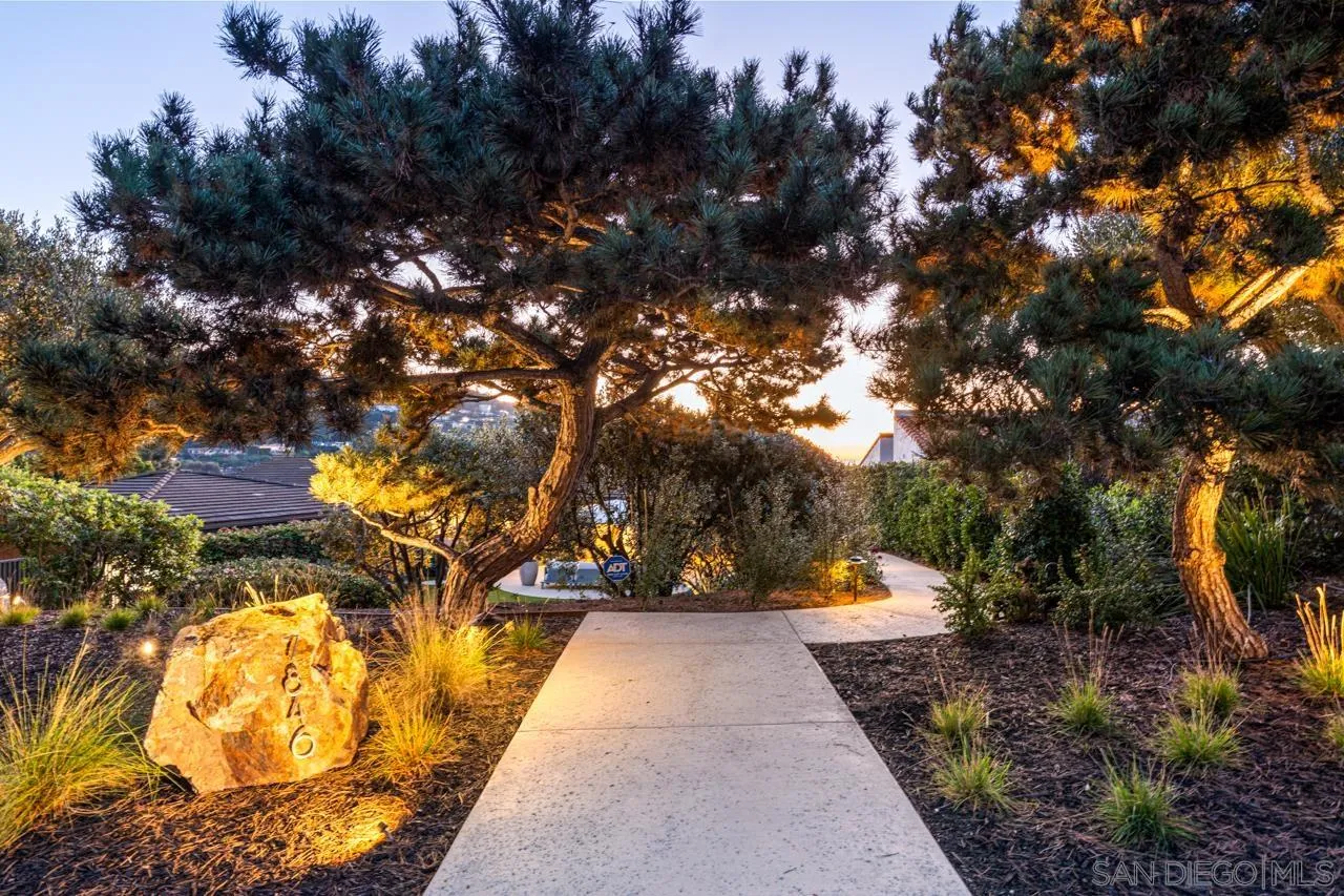 7846 Esterel Dr
