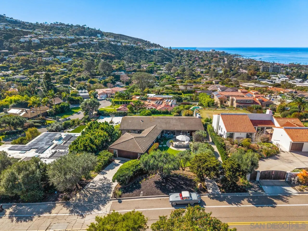 7846 Esterel Dr