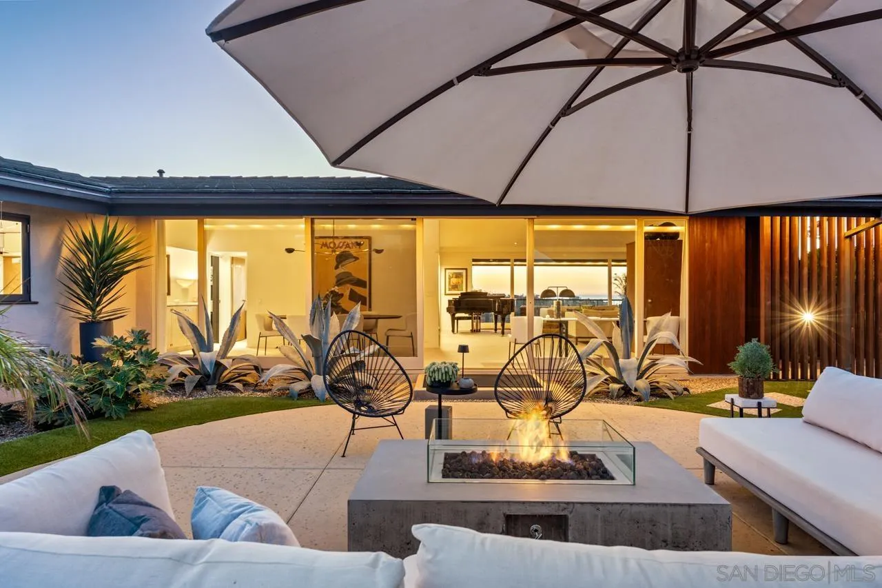 7846 Esterel Dr