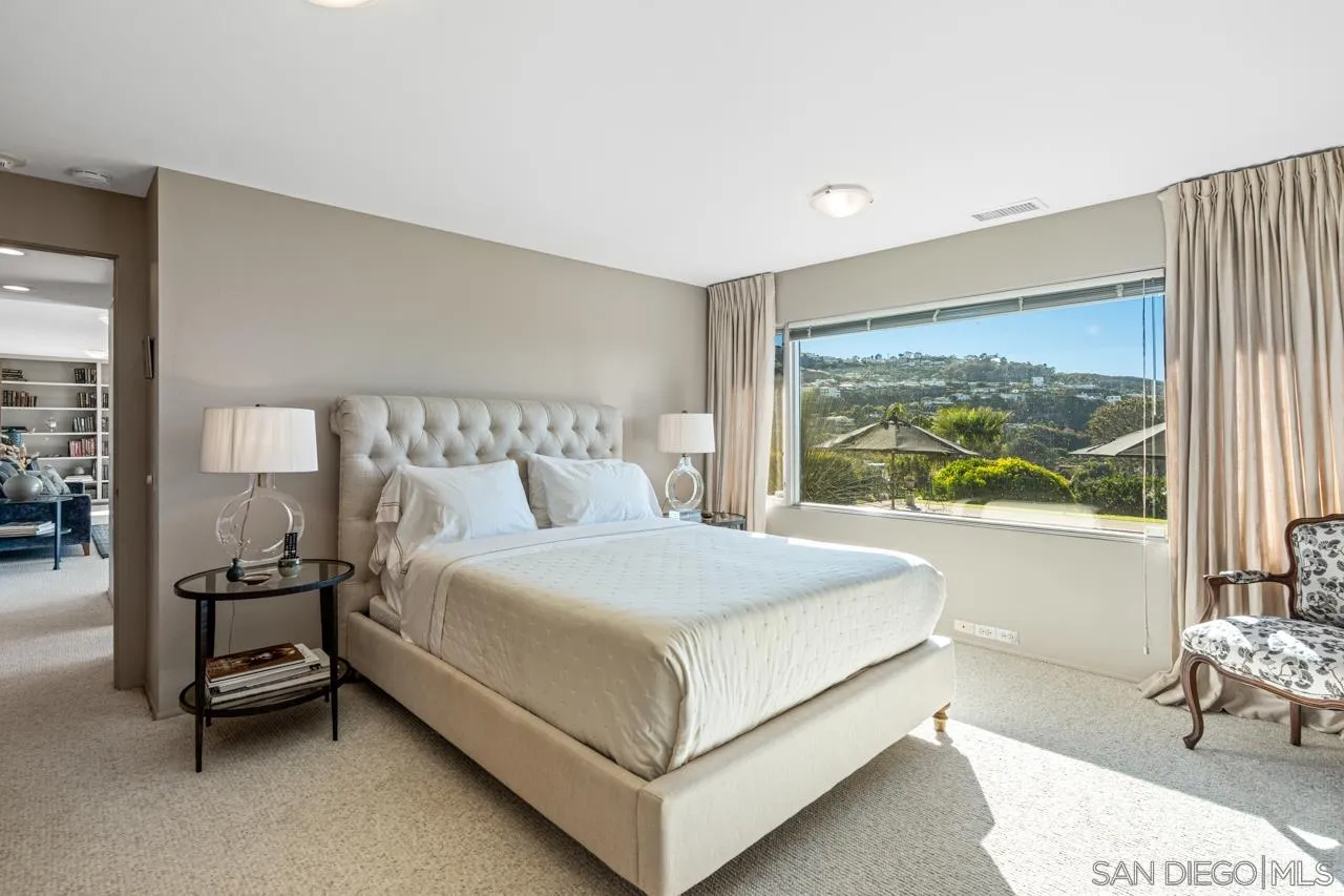 7846 Esterel Dr