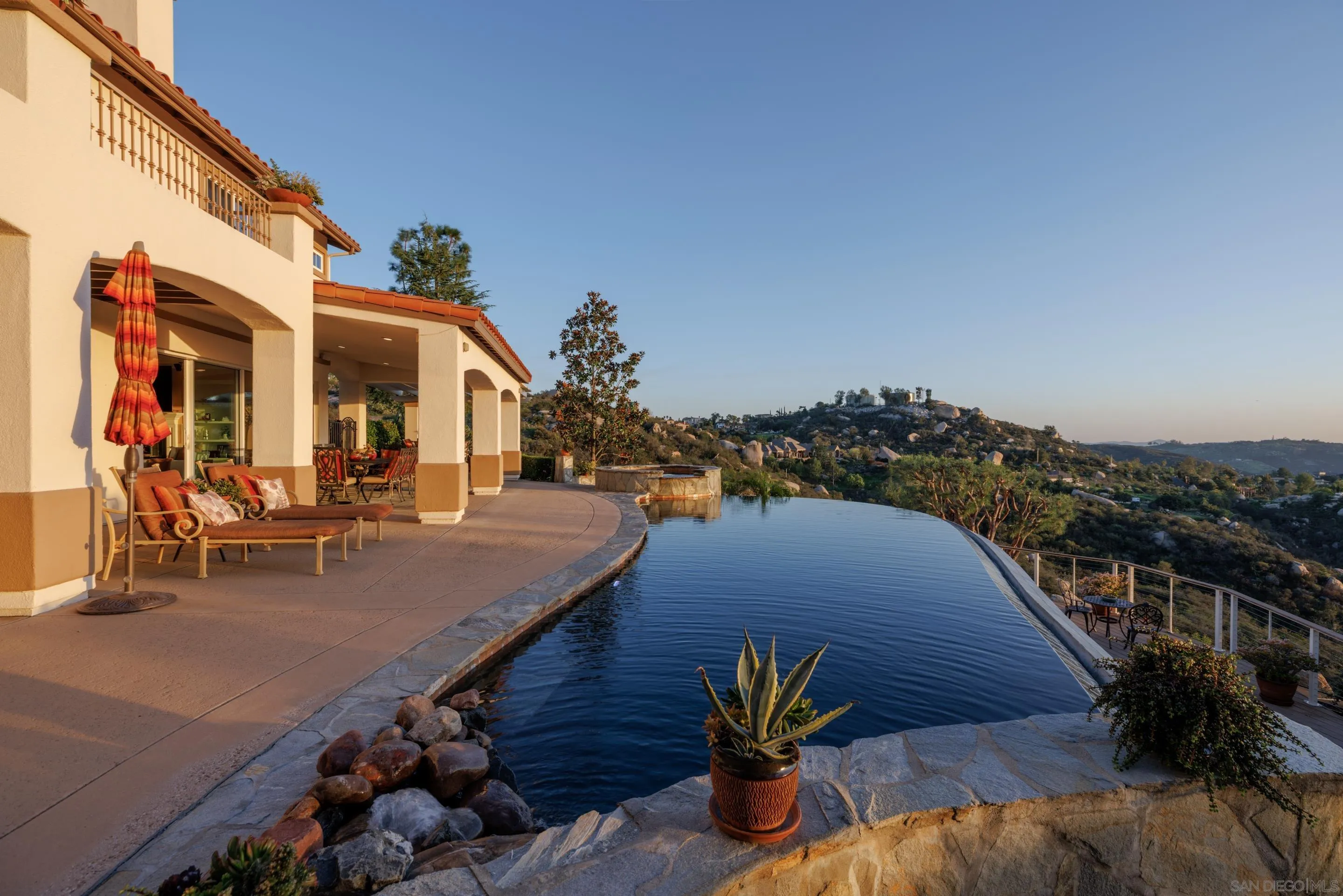 29166 Meadow Glen Way West