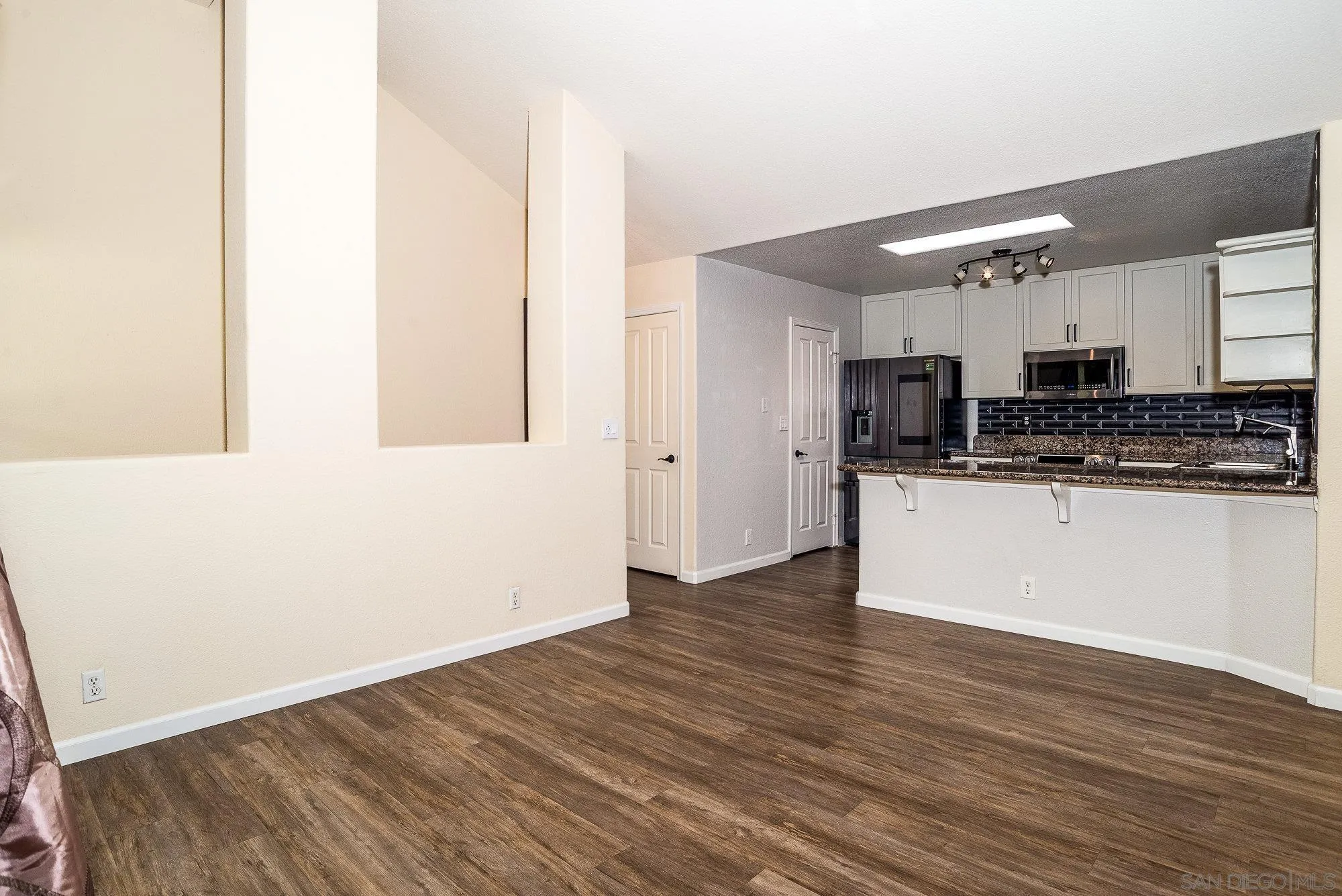 1548 Thomas Ave Unit 6