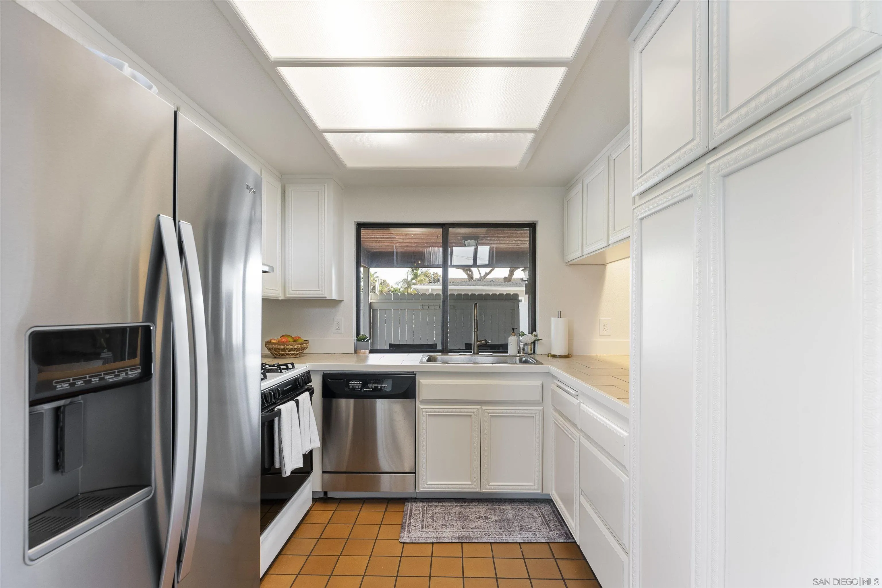 2435 Camino Del Mar