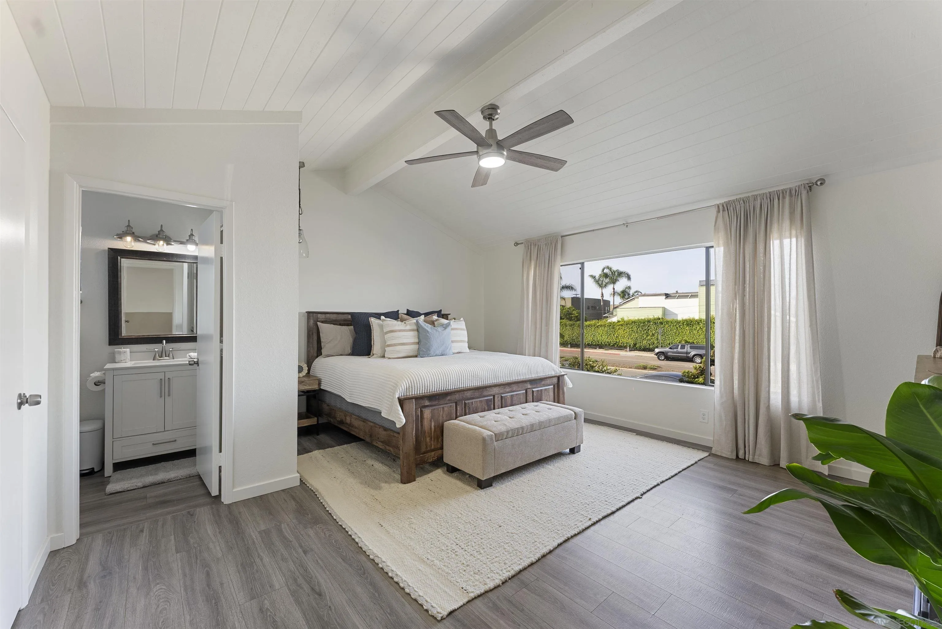 2435 Camino Del Mar