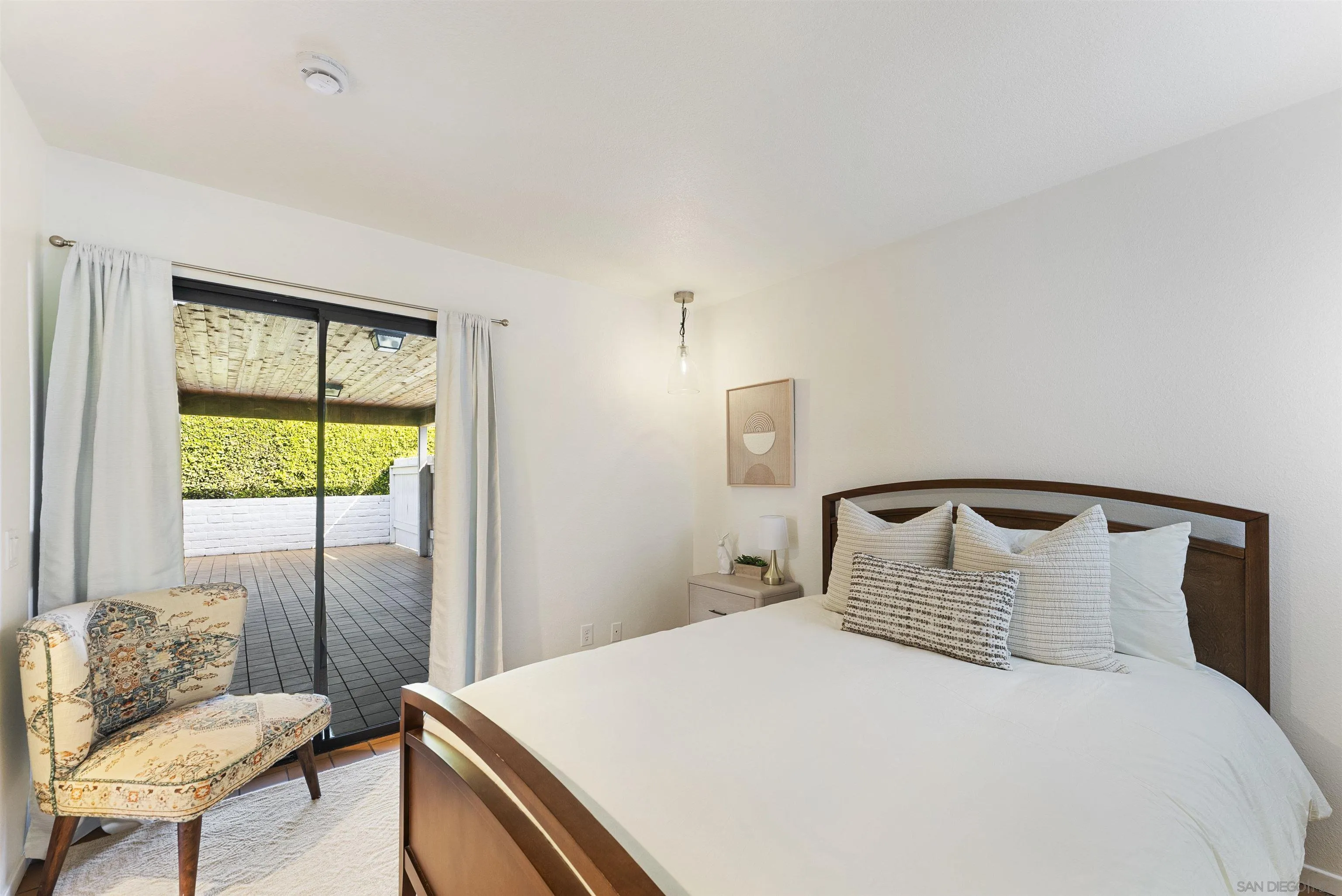 2435 Camino Del Mar