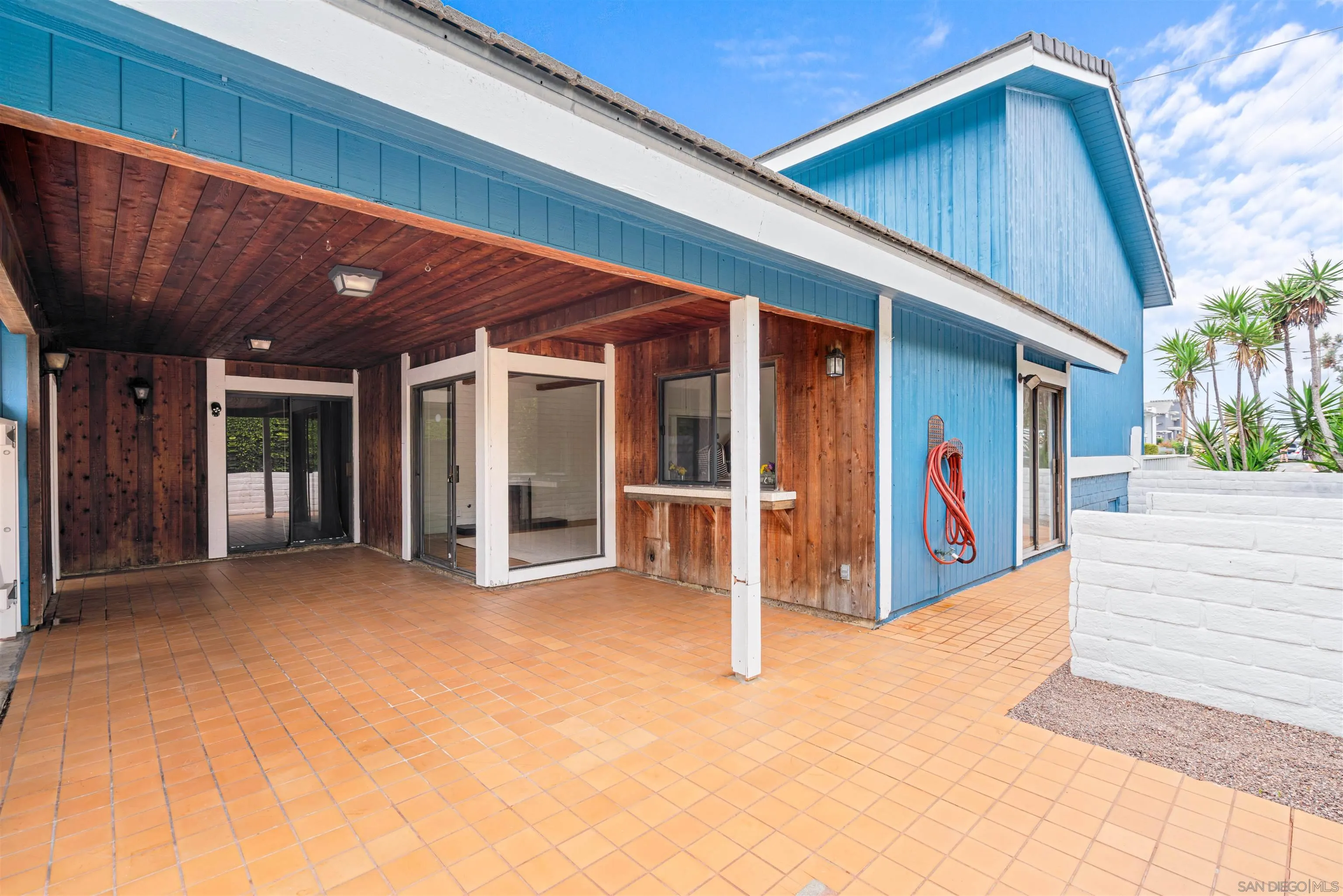 2435 Camino Del Mar