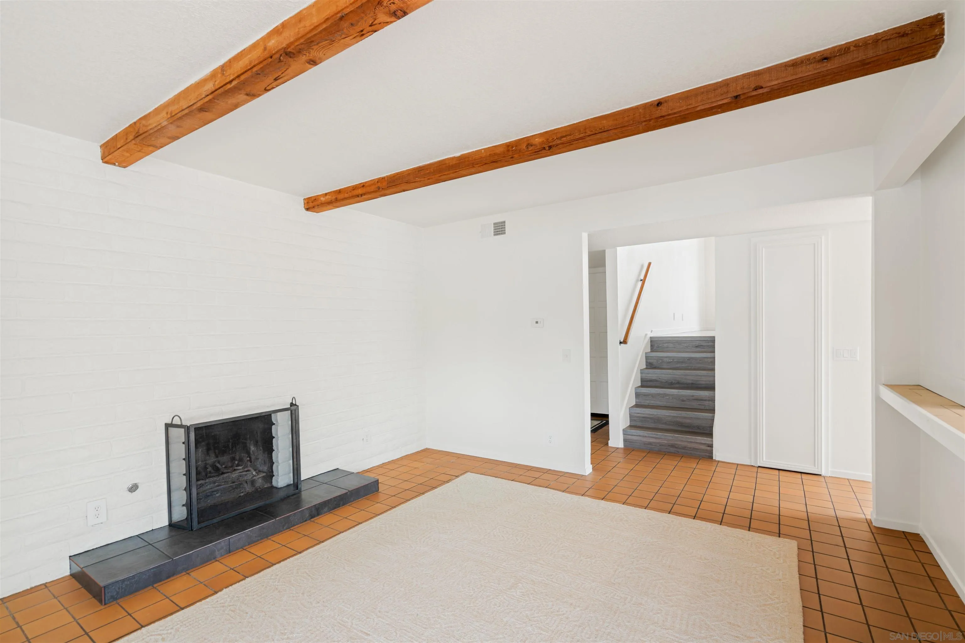 2435 Camino Del Mar