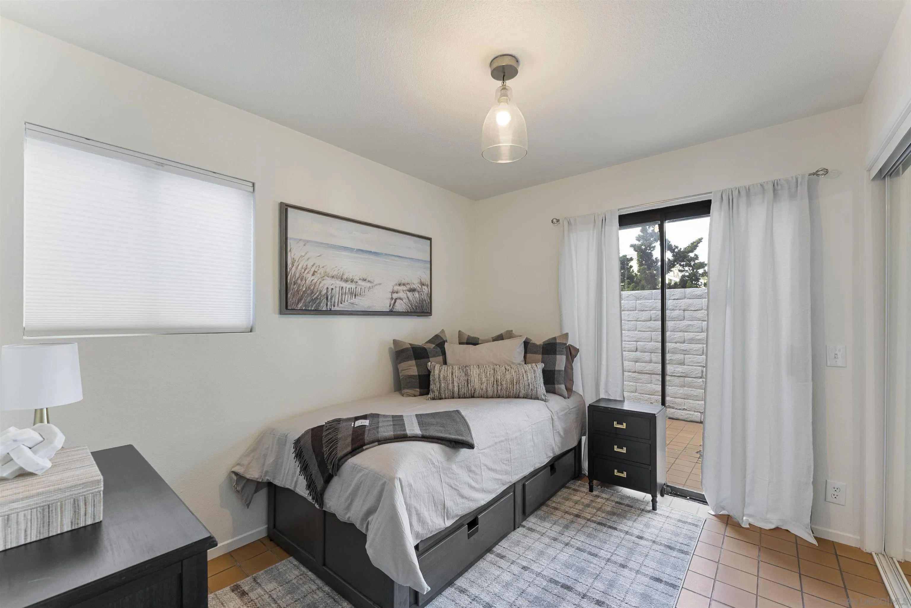 2435 Camino Del Mar
