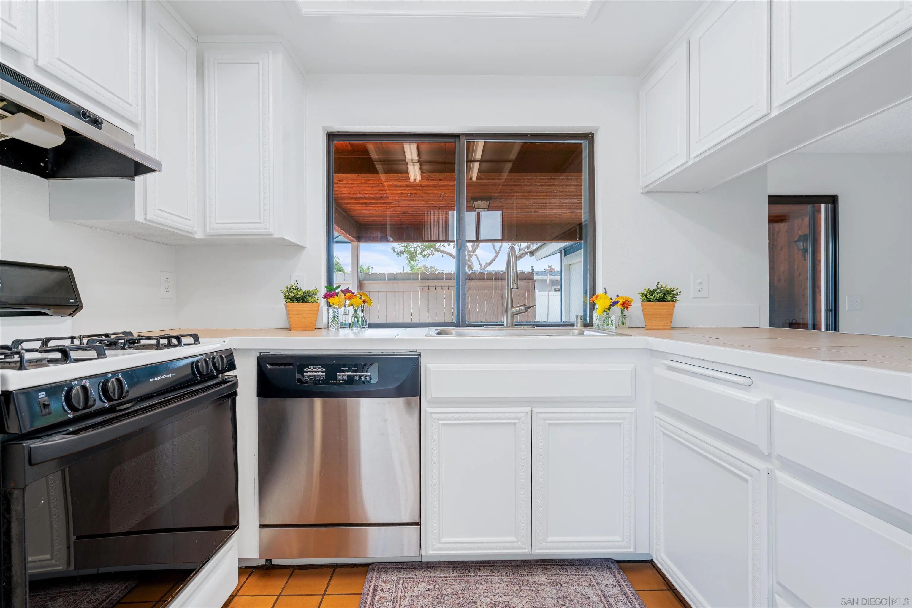 2435 Camino Del Mar