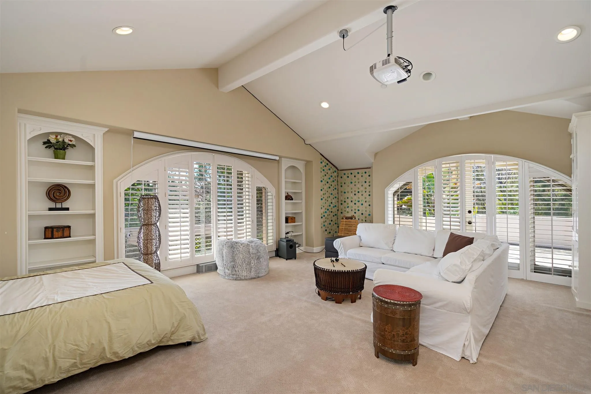 16210 Via Cazadero