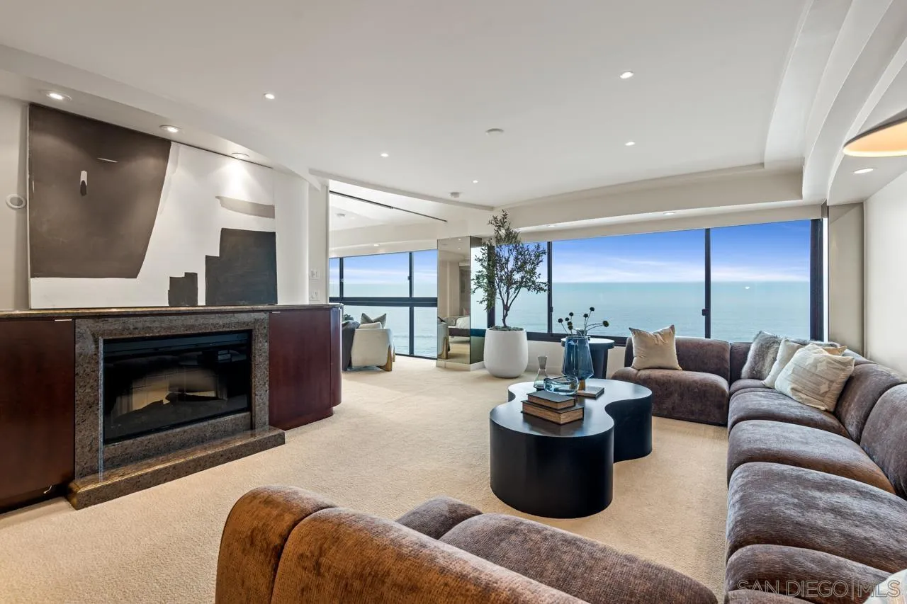 939 Coast Blvd Unit 15e