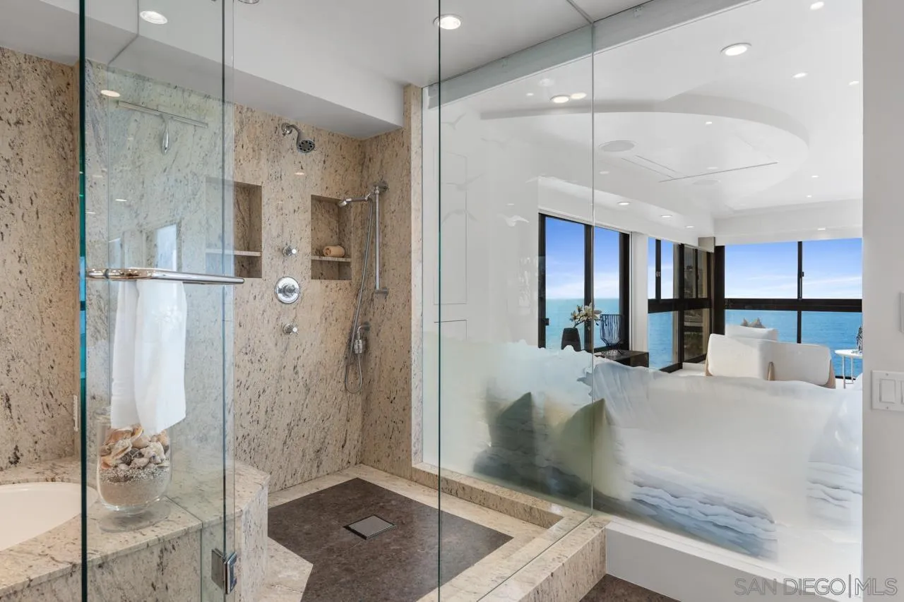 939 Coast Blvd Unit 15e