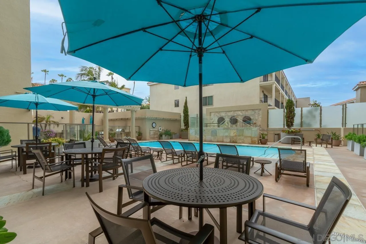 939 Coast Blvd Unit 15e