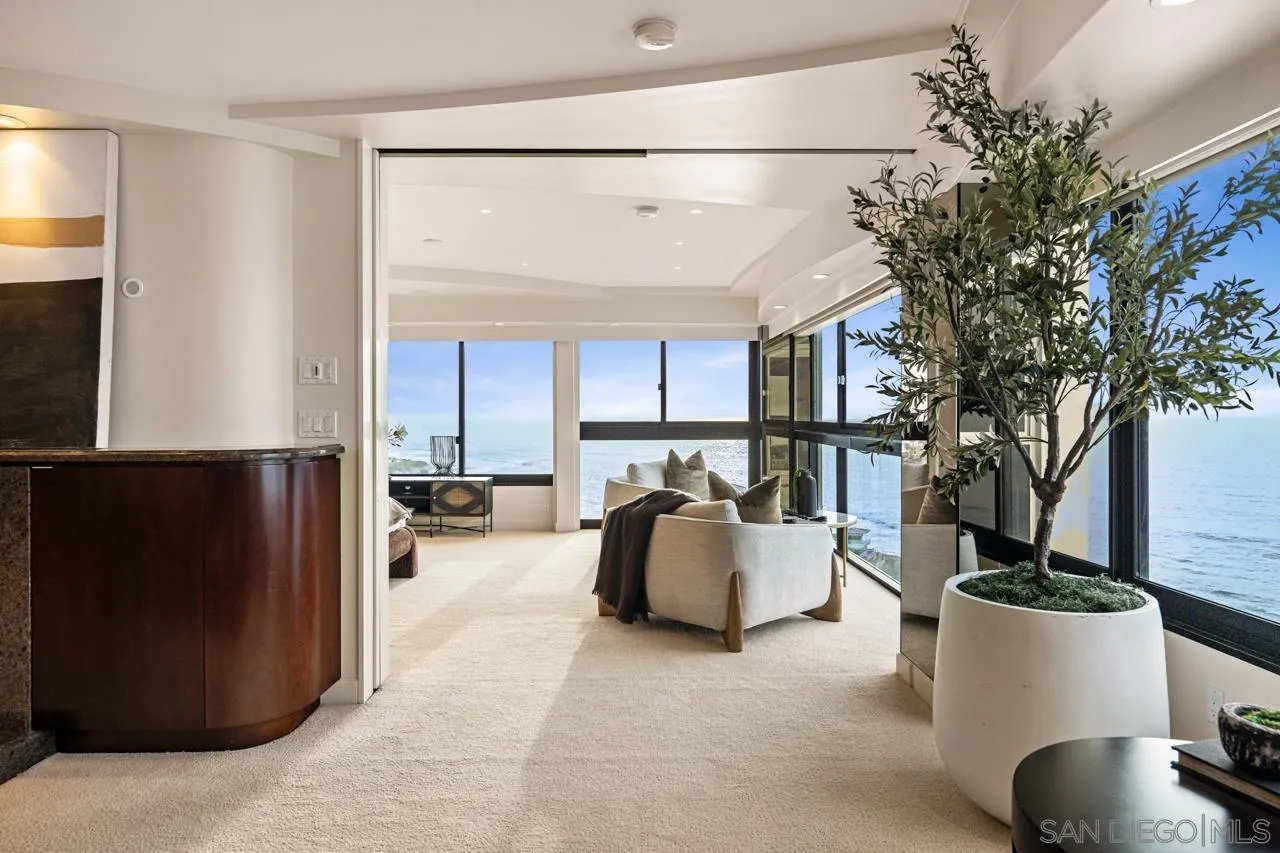 939 Coast Blvd Unit 15e