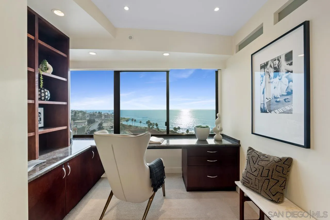 939 Coast Blvd Unit 15e