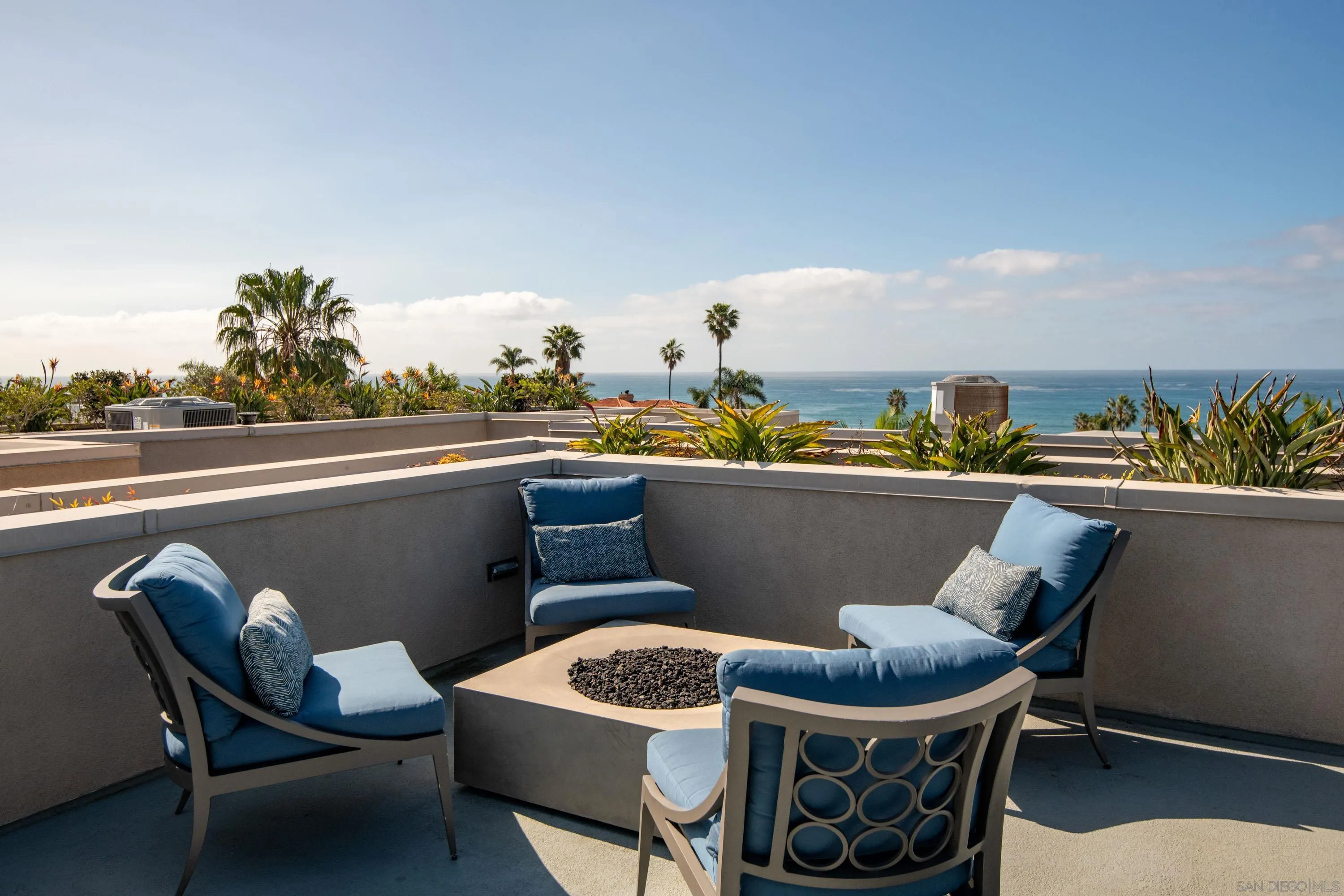 5702 La Jolla Blvd Unit: 209