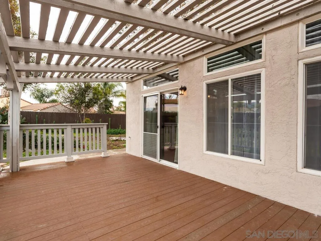 32453 Enriqueta Cir