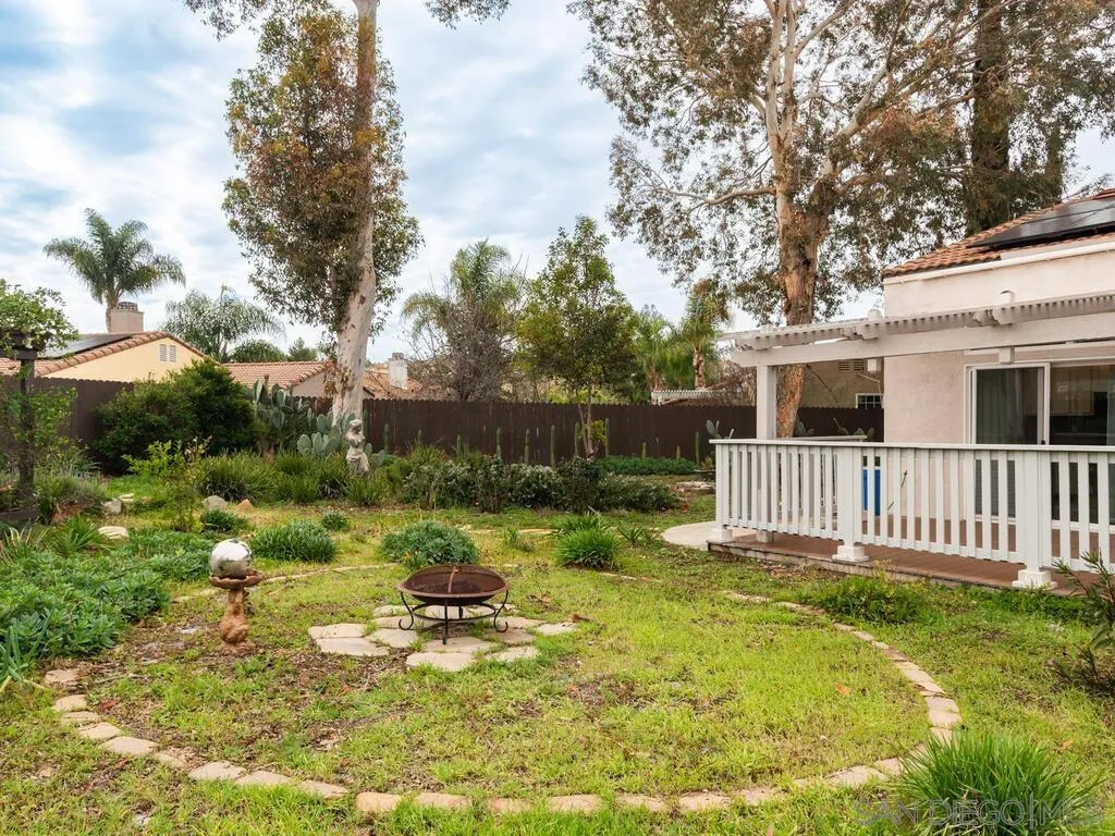 32453 Enriqueta Cir