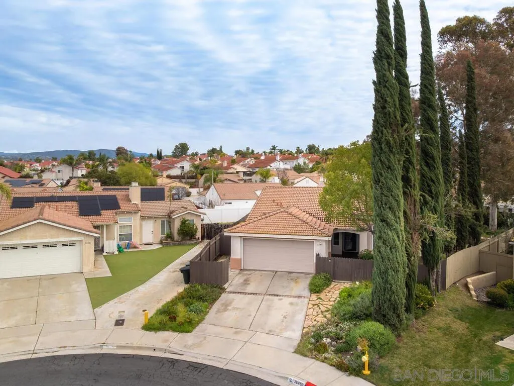 32453 Enriqueta Cir