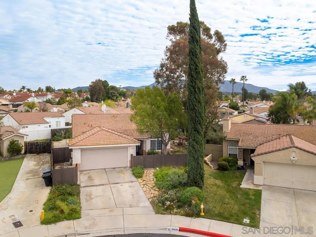 32453 Enriqueta Cir