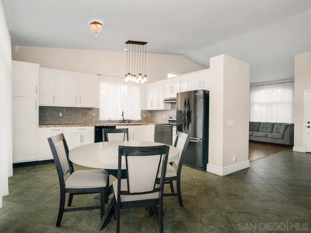 32453 Enriqueta Cir