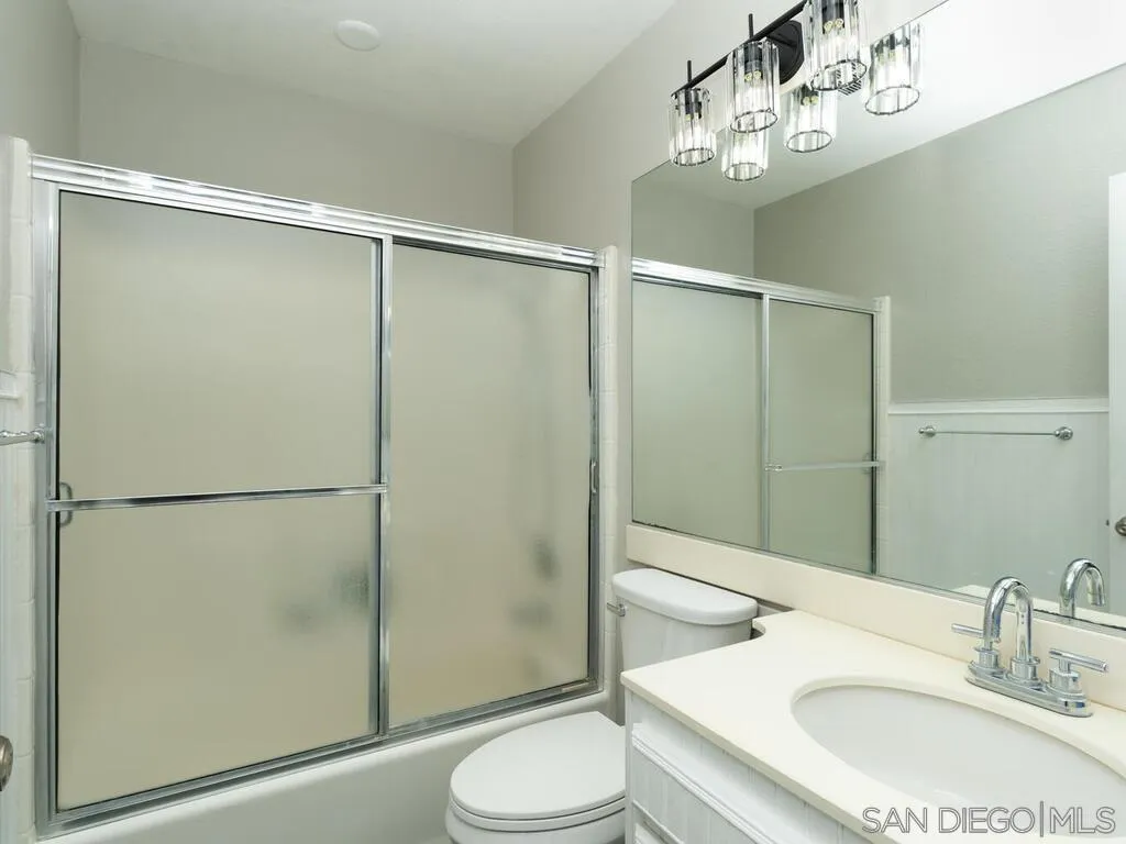 32453 Enriqueta Cir
