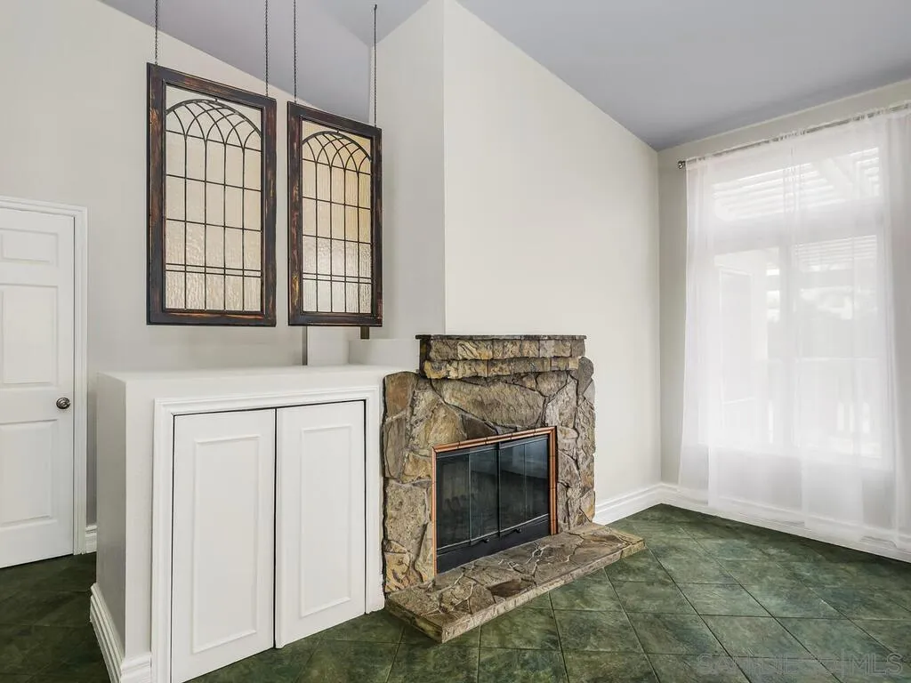 32453 Enriqueta Cir