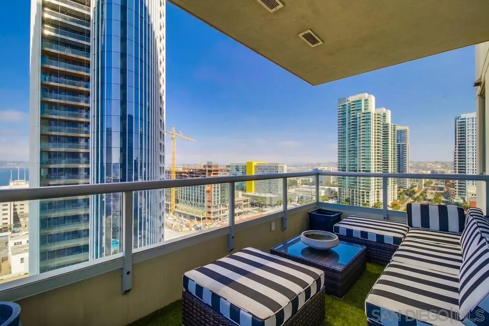 700 W W E St Unit 1602