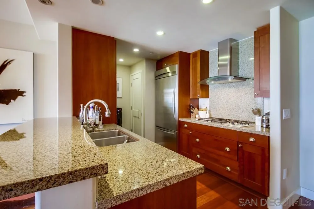 700 W W E St Unit 1602