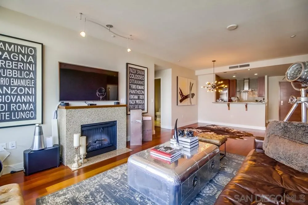 700 W W E St Unit 1602