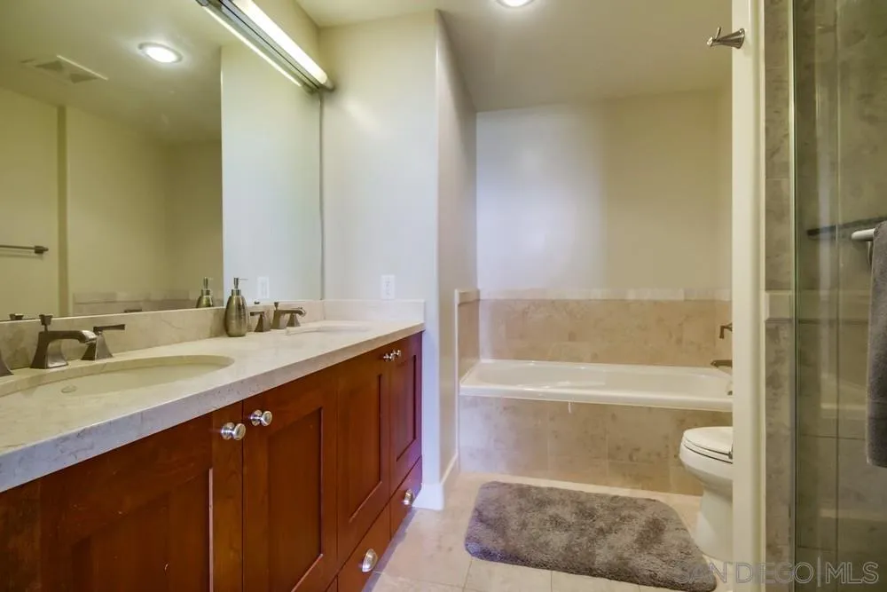 700 W W E St Unit 1602
