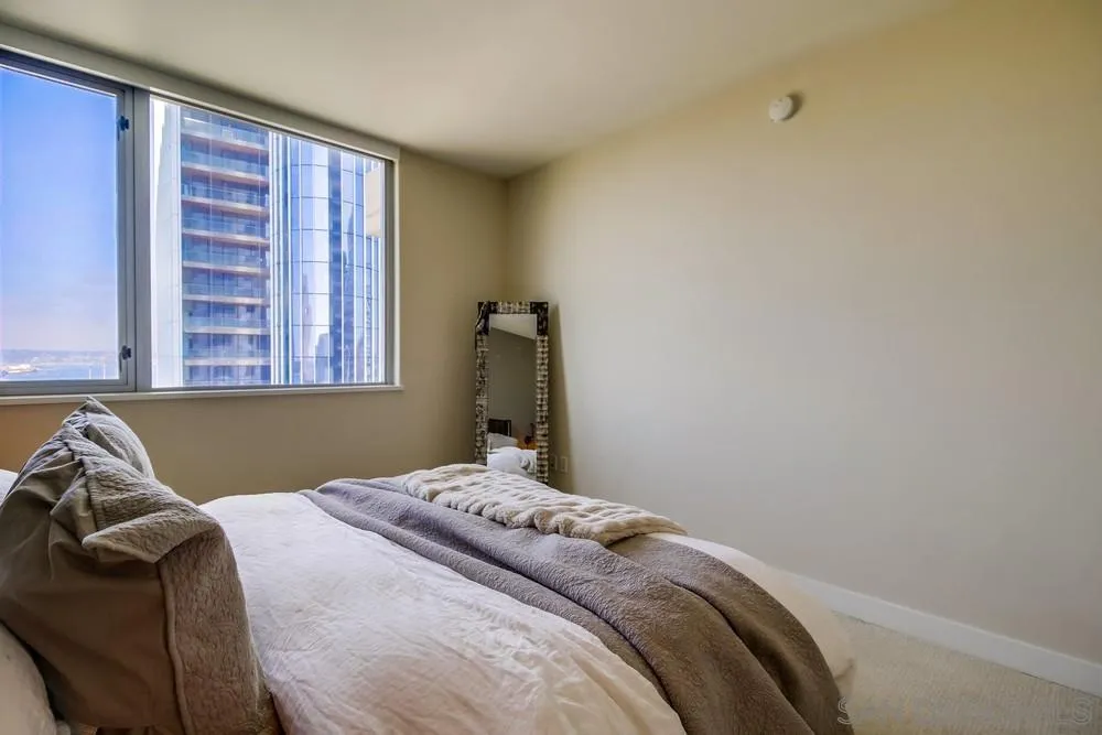700 W W E St Unit 1602