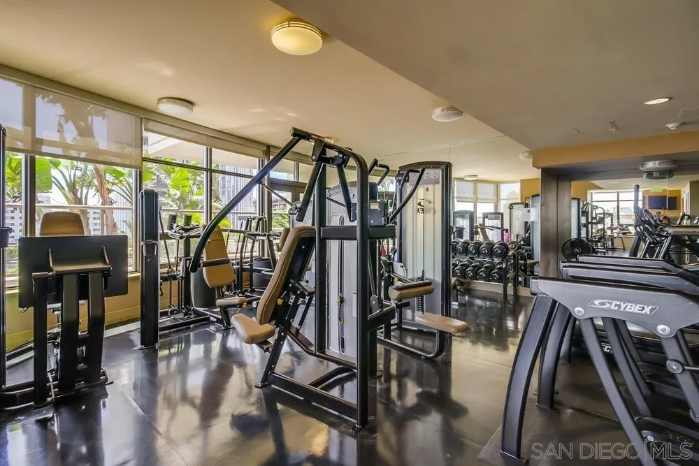 700 W W E St Unit 1602