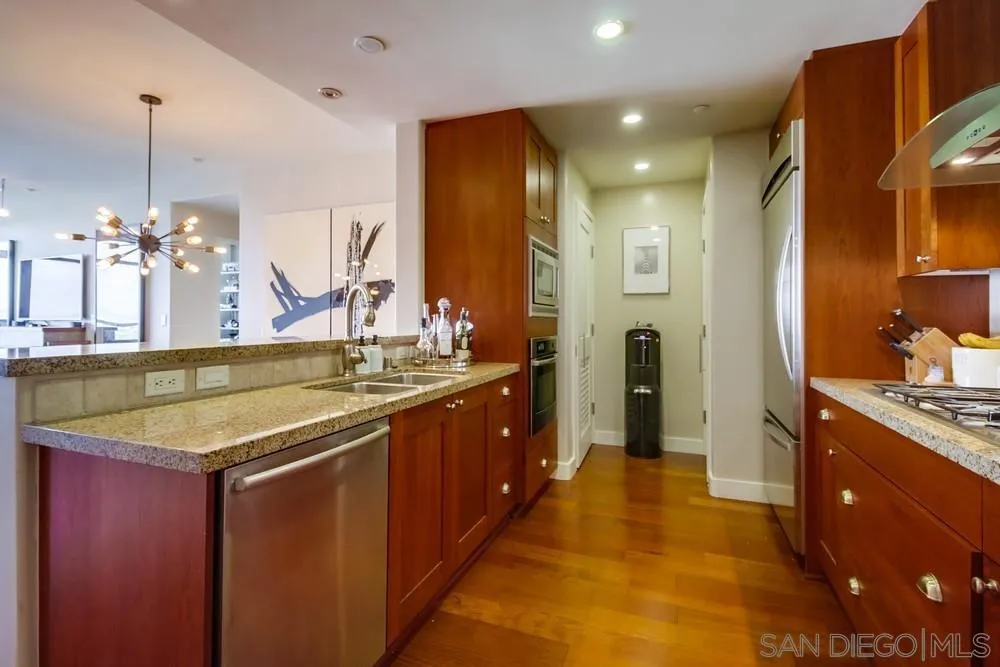 700 W W E St Unit 1602