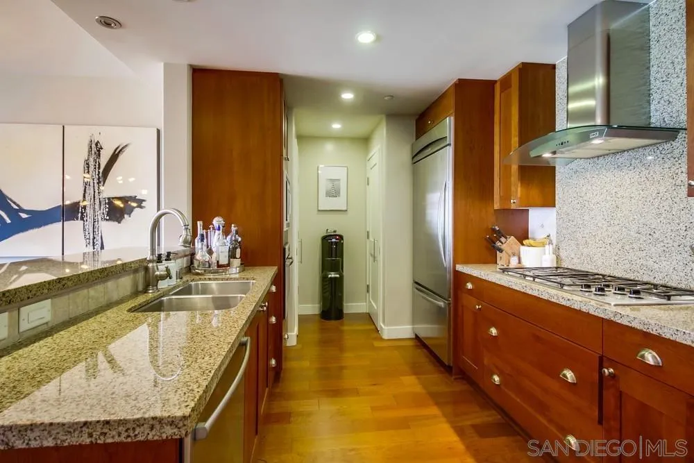 700 W W E St Unit 1602