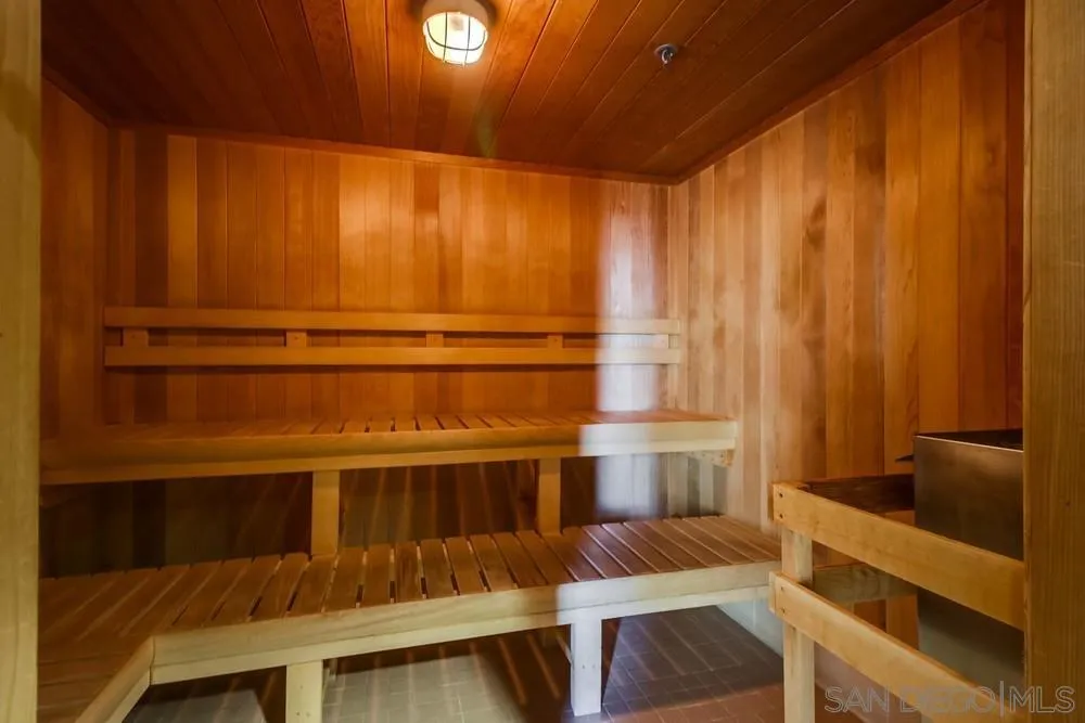 700 W W E St Unit 1602