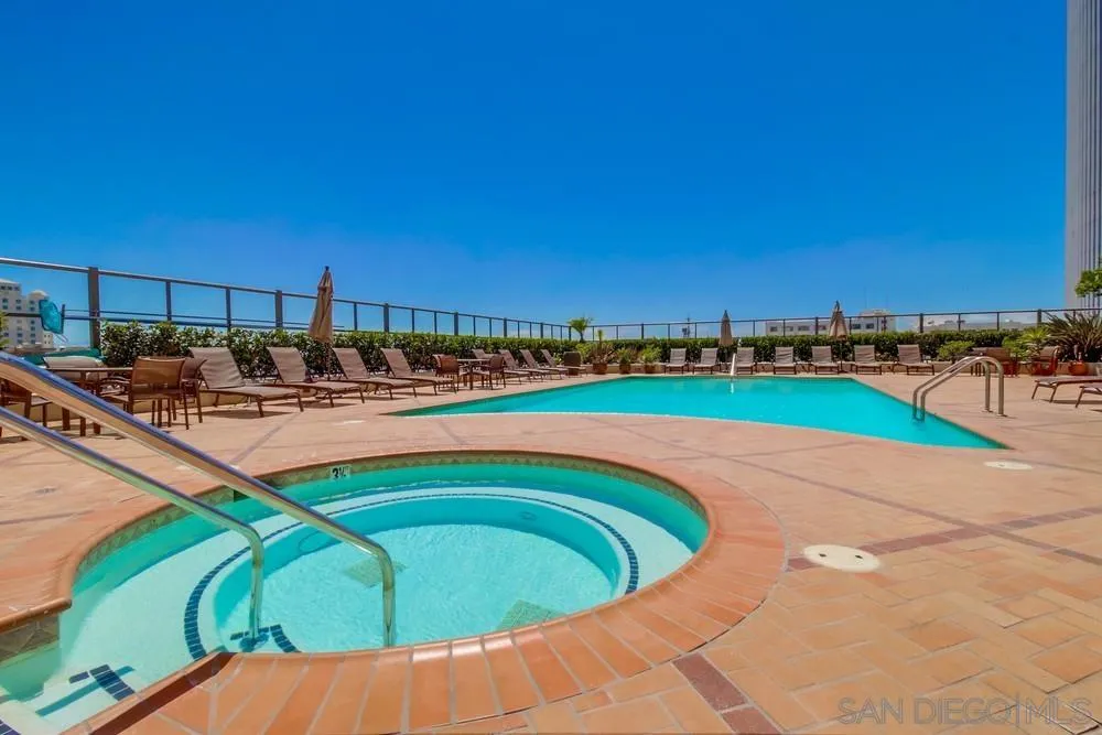 700 W W E St Unit 1602