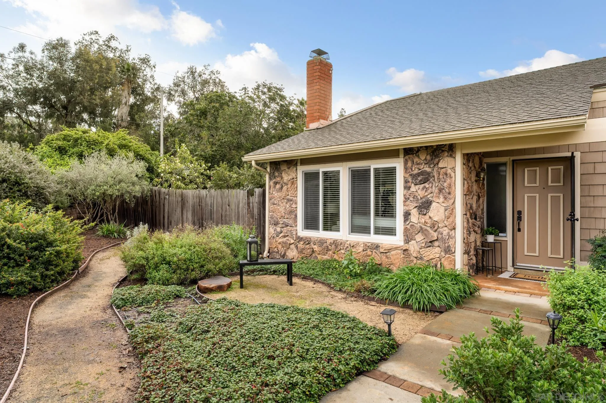 1975 Julianna St