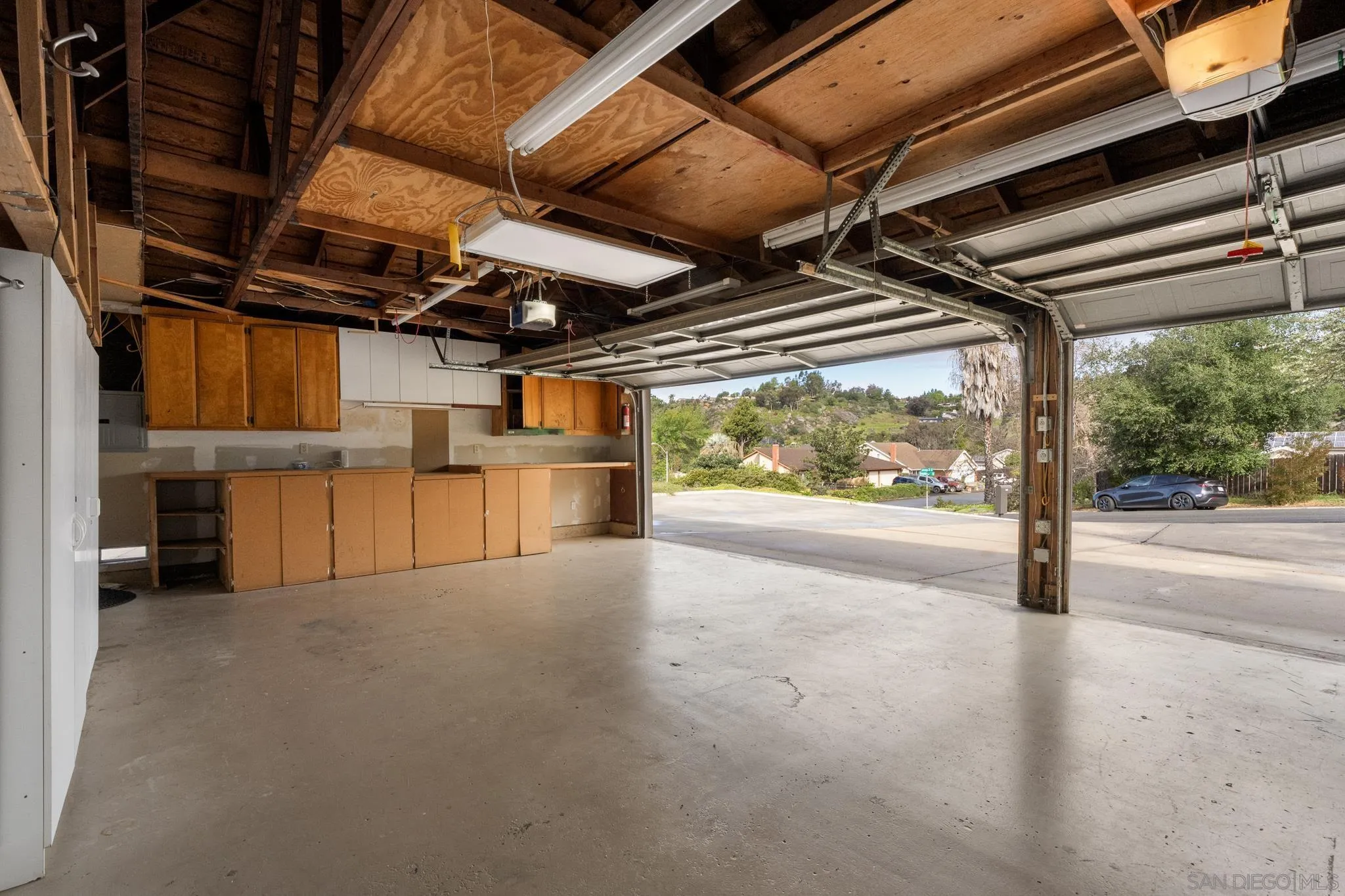 1975 Julianna St