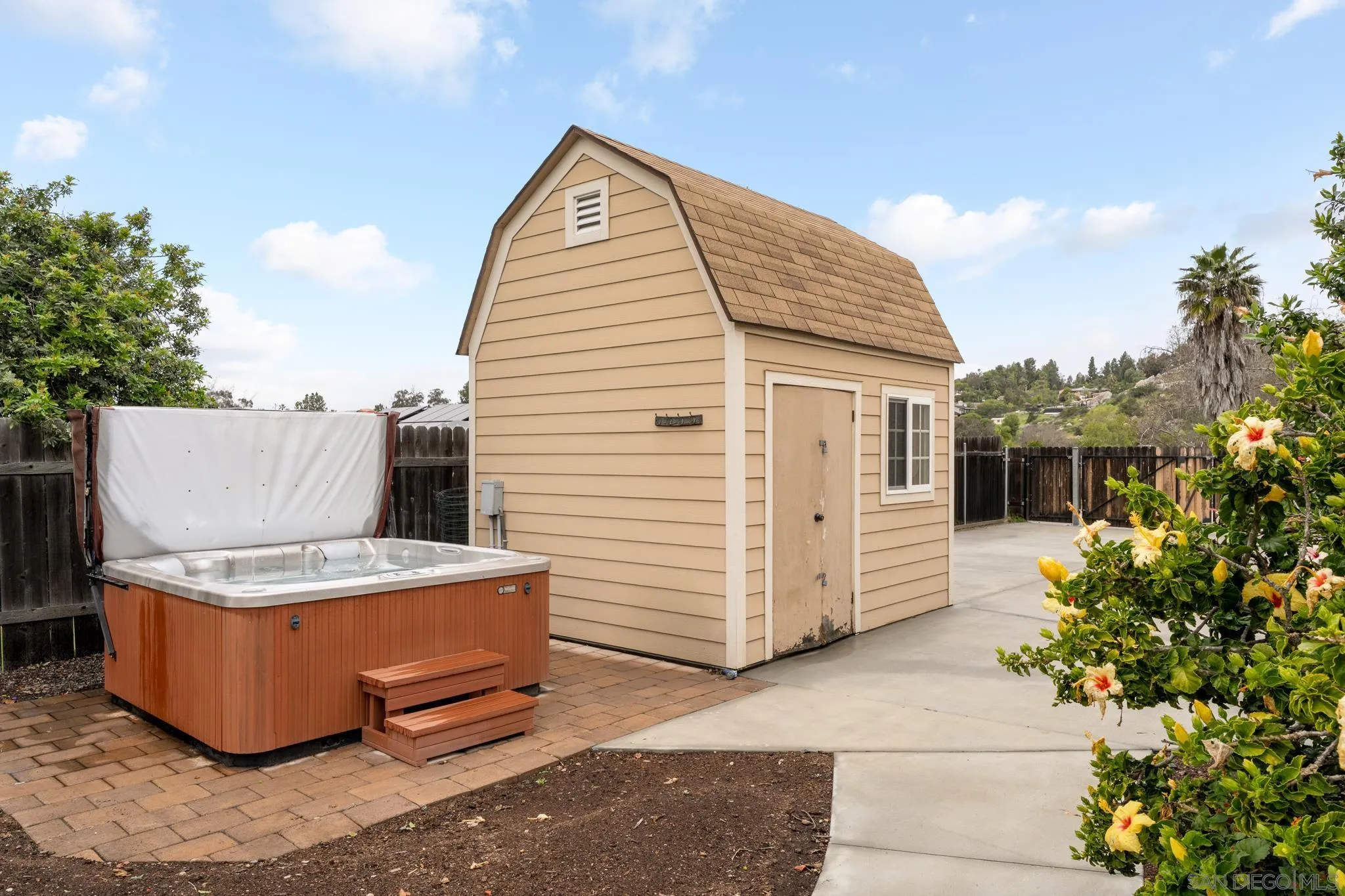 1975 Julianna St