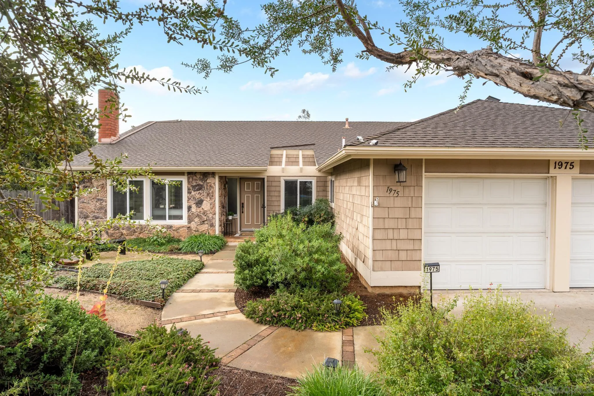 1975 Julianna St