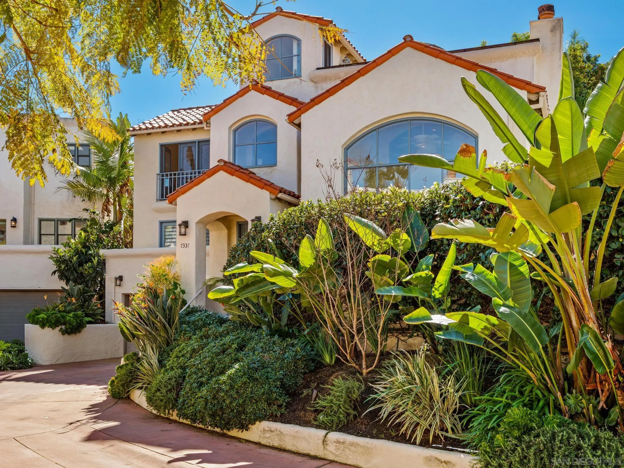 7337 Draper Ave