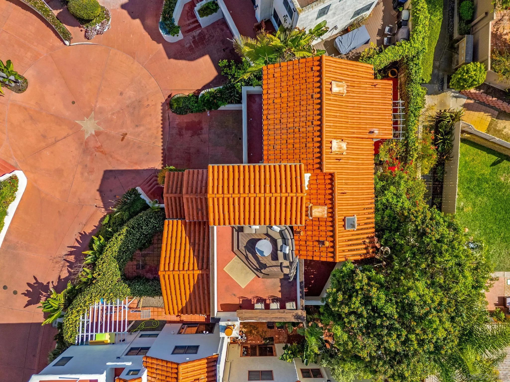 7337 Draper Ave